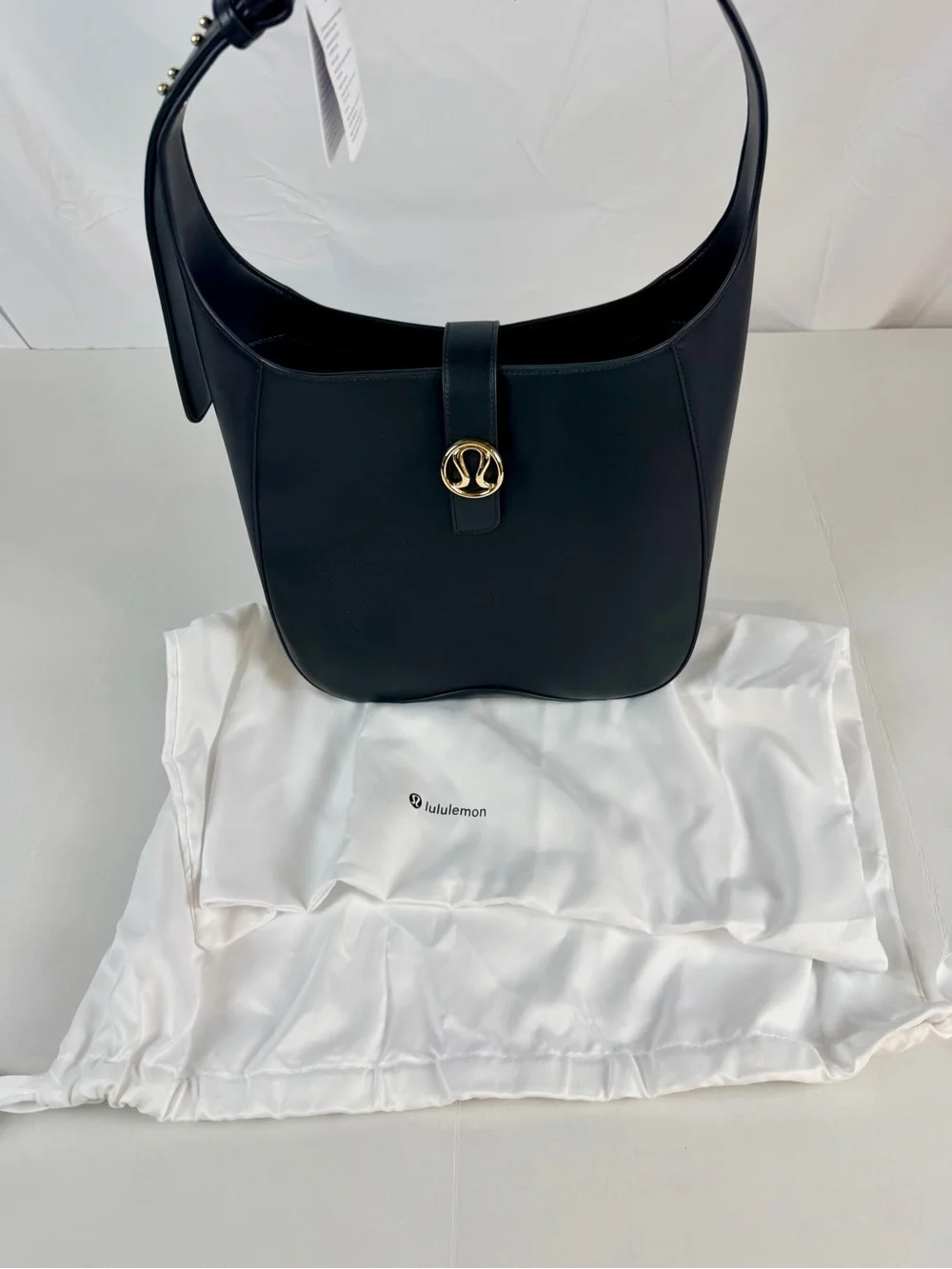 lululemon athletica sleek black